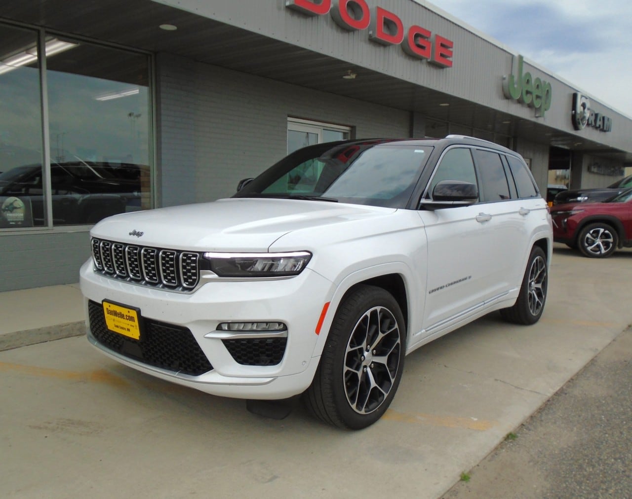Certified 2022 Jeep Grand Cherokee Summit Reserve with VIN 1C4RJHEG7N8570188 for sale in Sauk Centre, Minnesota