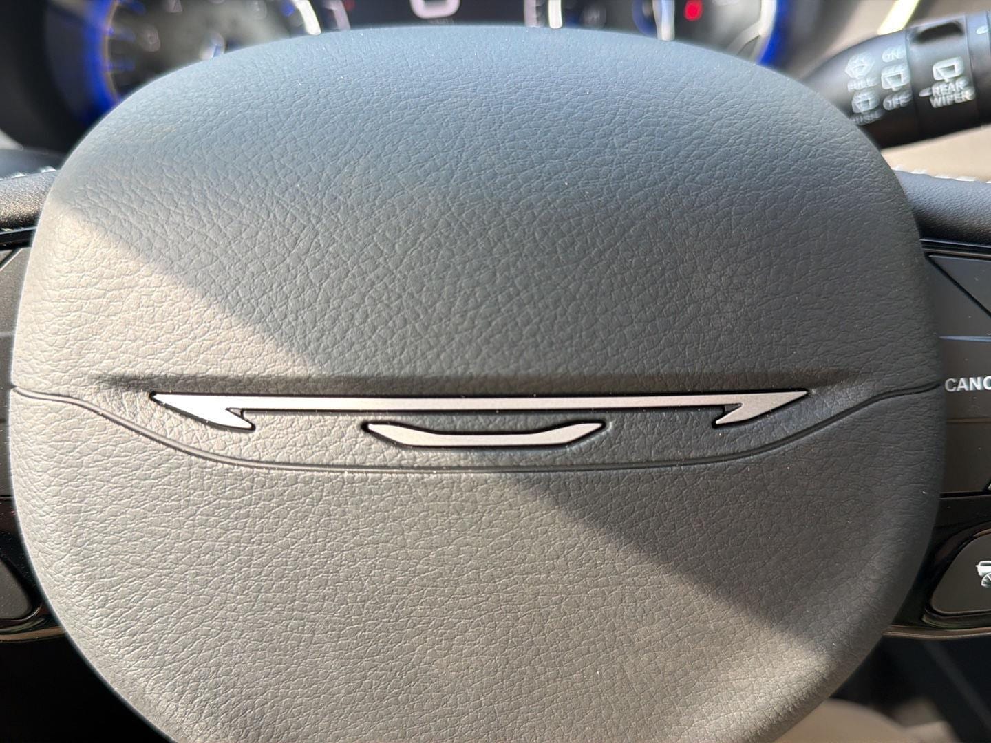 2027 Chrysler Pacifica Limited - Photo 24