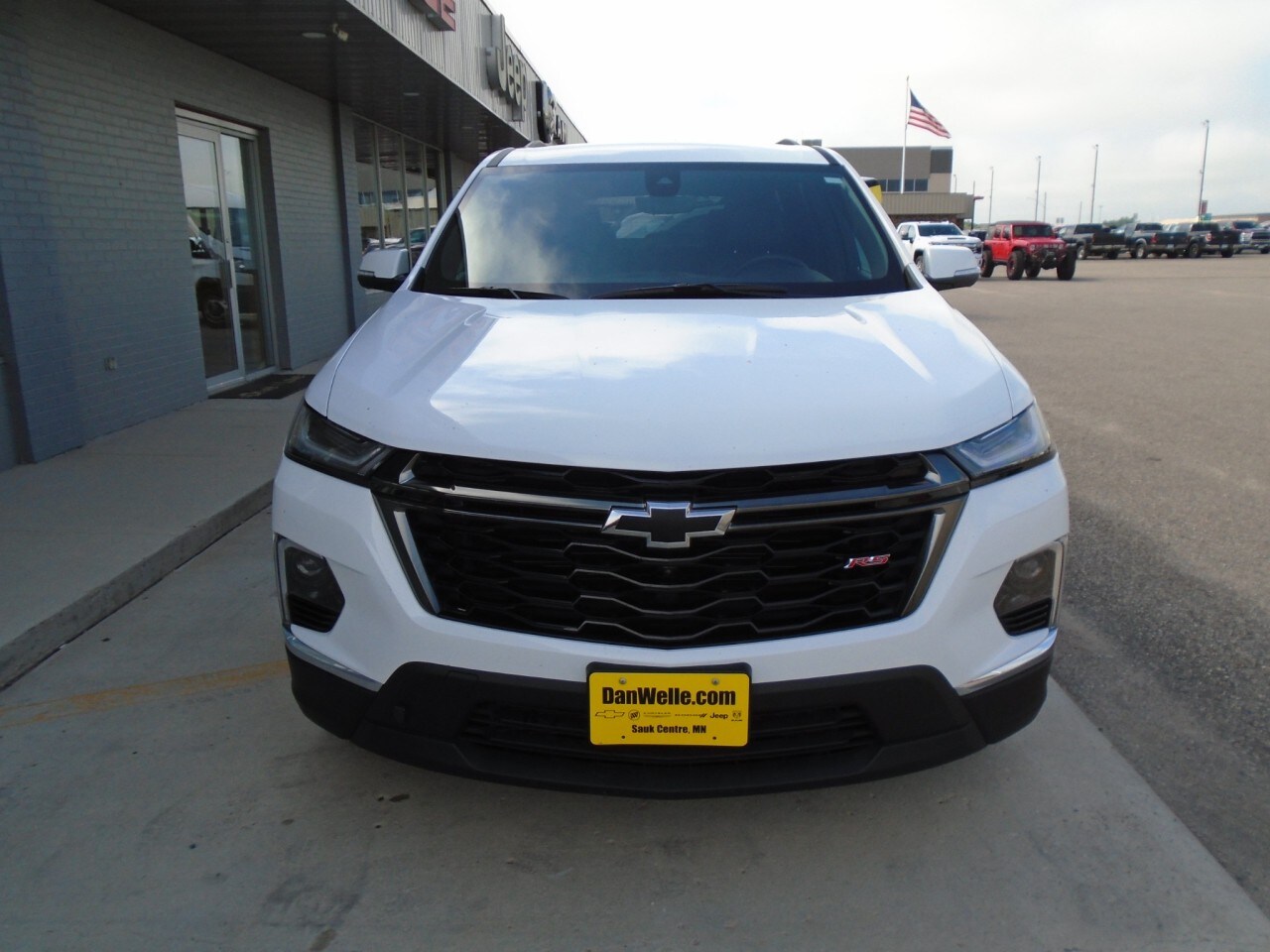 2023 Chevrolet Traverse RS photo 2
