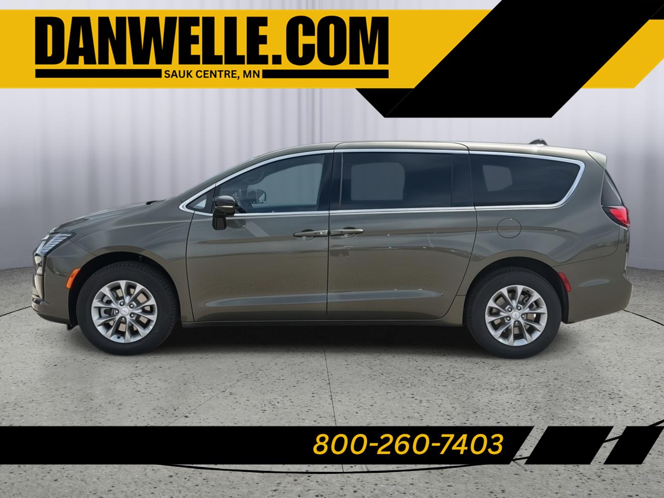 2027 Chrysler Pacifica Select AWD's photo