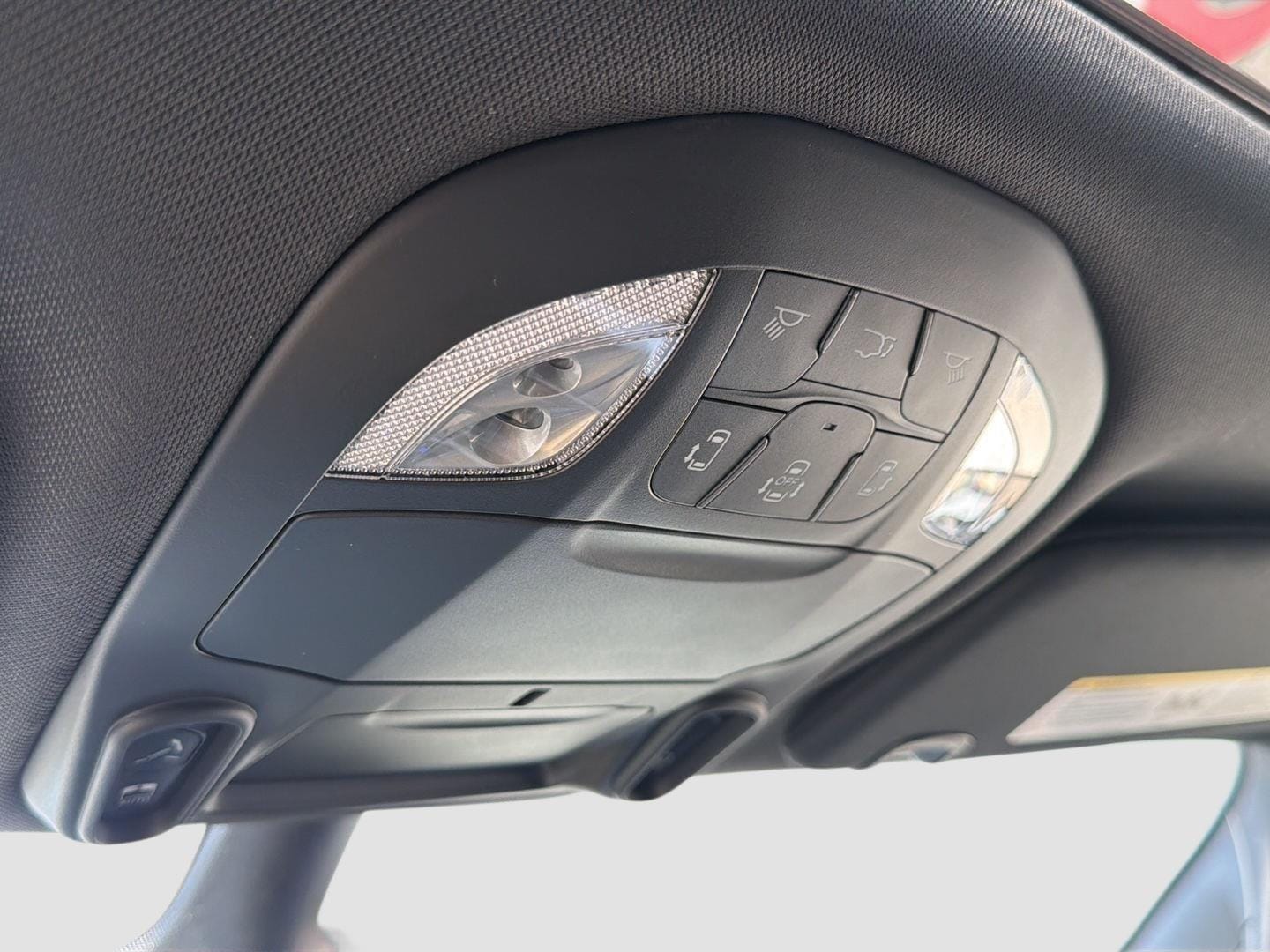 2027 Chrysler Pacifica Limited - Photo 28