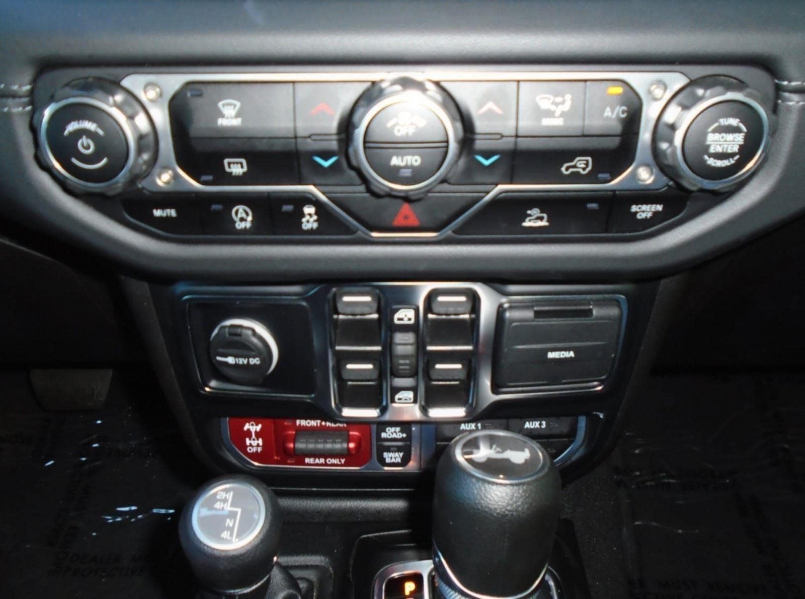 2024 Jeep Wrangler 4-Door Rubicon - Photo 18