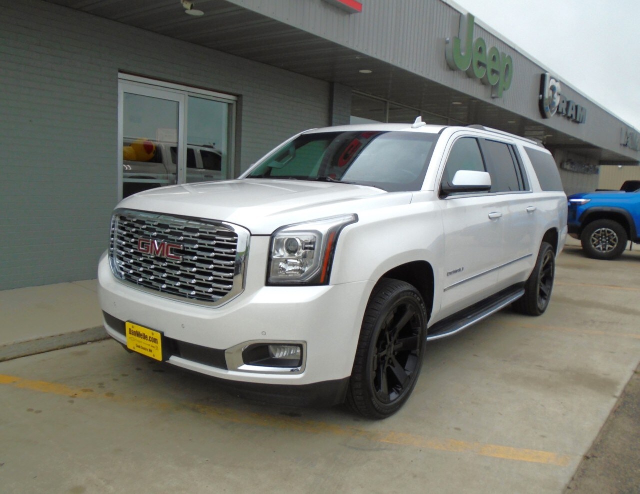 2019 Gmc Yukon XL Denali photo 2