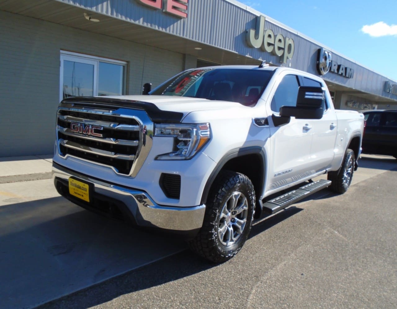 Used 2022 GMC Sierra 1500 Limited SLE with VIN 3GTU9BEDXNG114573 for sale in Sauk Centre, Minnesota