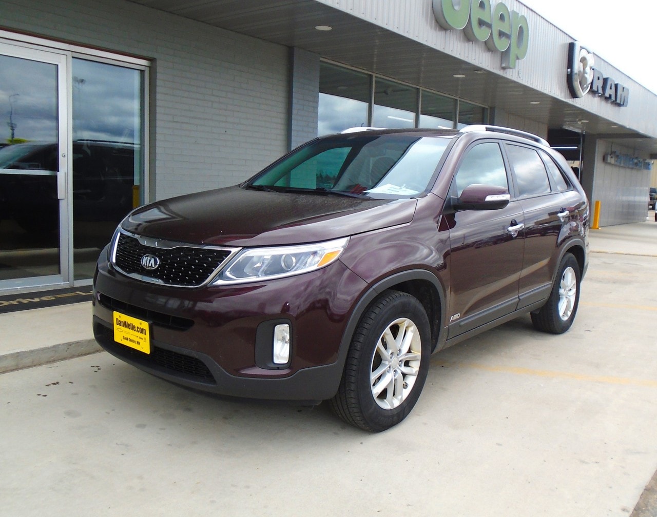 Used 2014 Kia Sorento LX with VIN 5XYKTCA65EG496984 for sale in Sauk Centre, Minnesota
