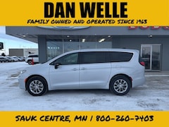 2026 Chrysler Pacifica SELECT AWD Passenger Van