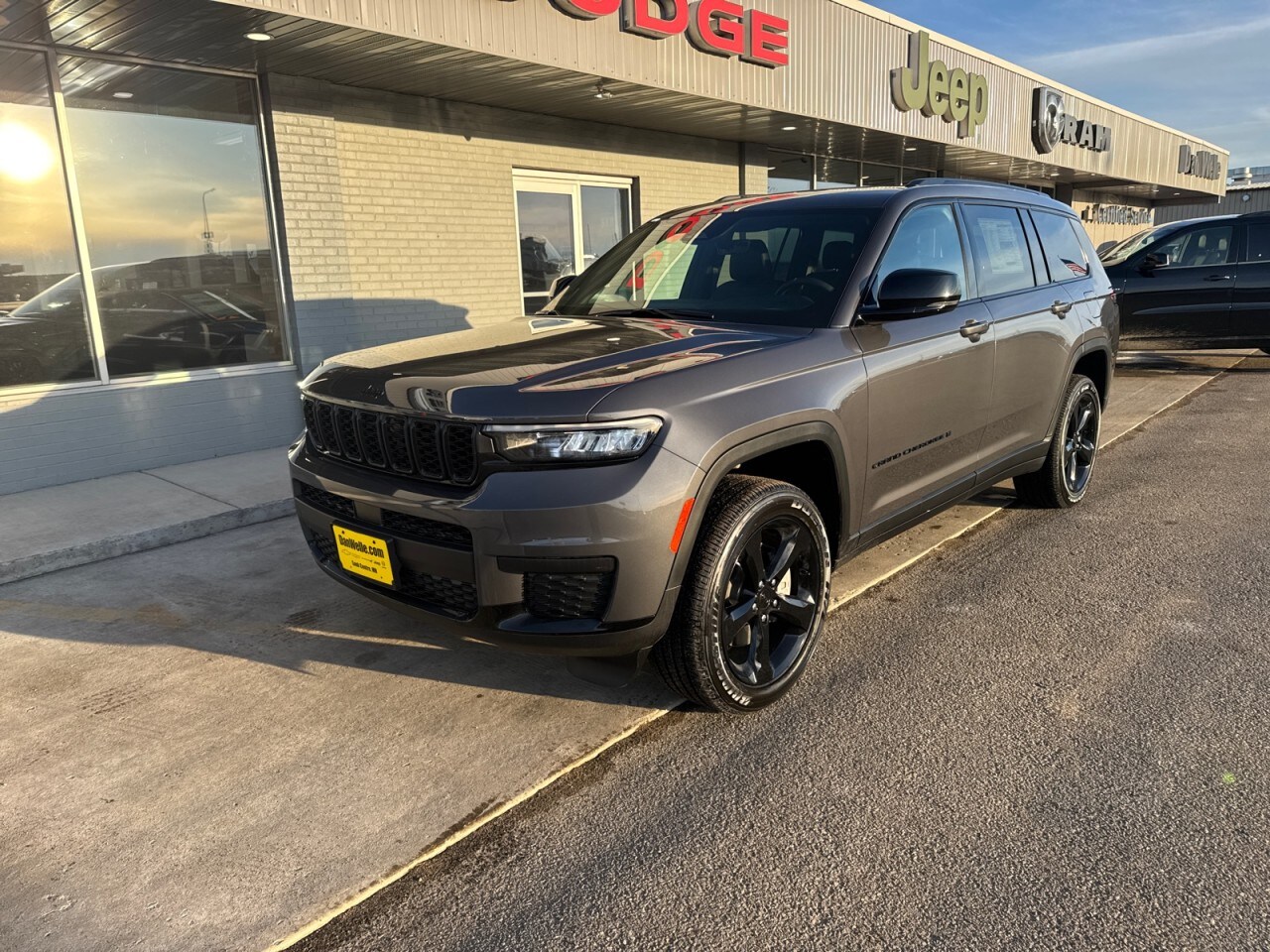2025 Jeep Grand Cherokee Altitude X photo 3