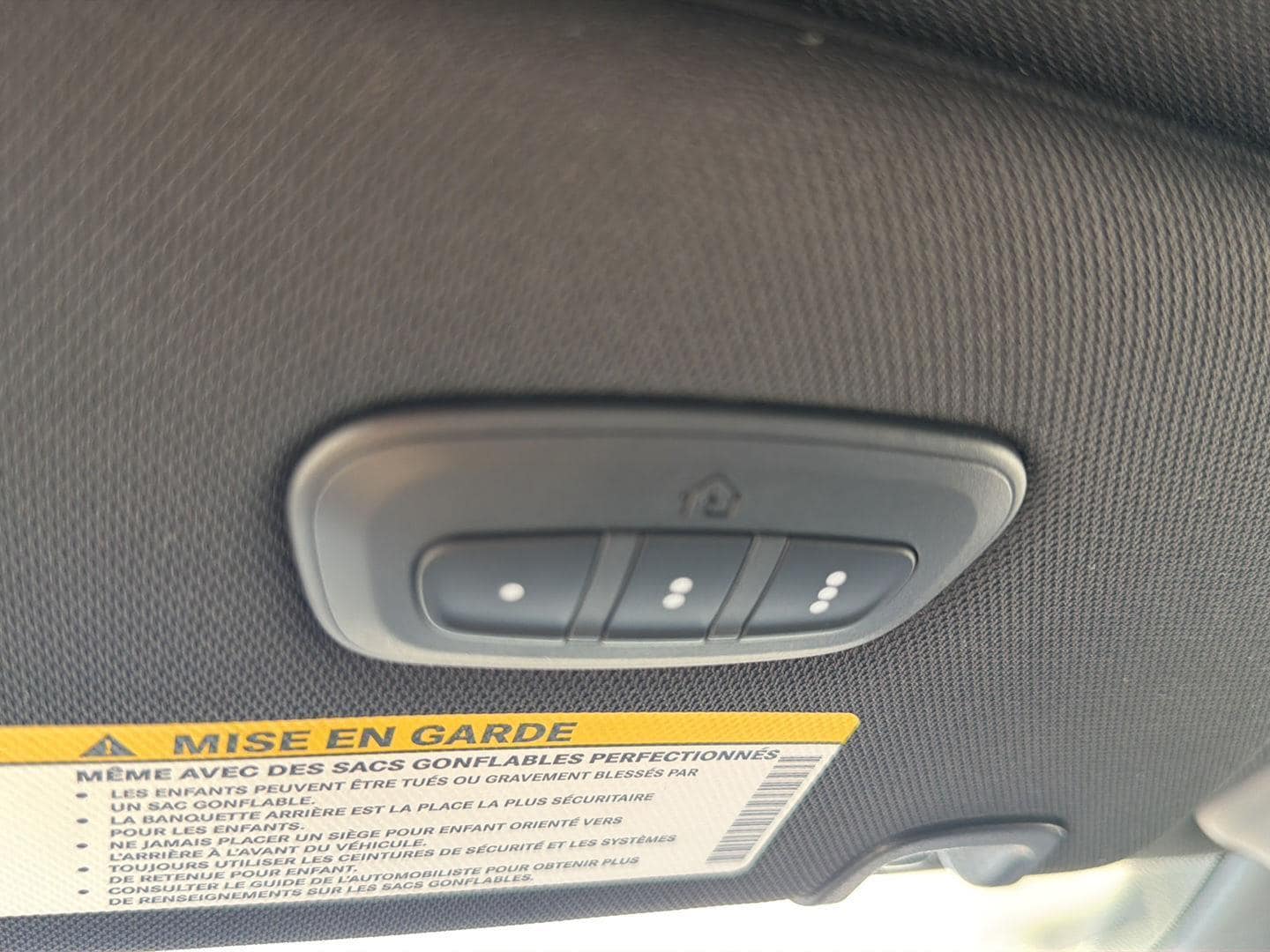 2027 Chrysler Pacifica Limited - Photo 29