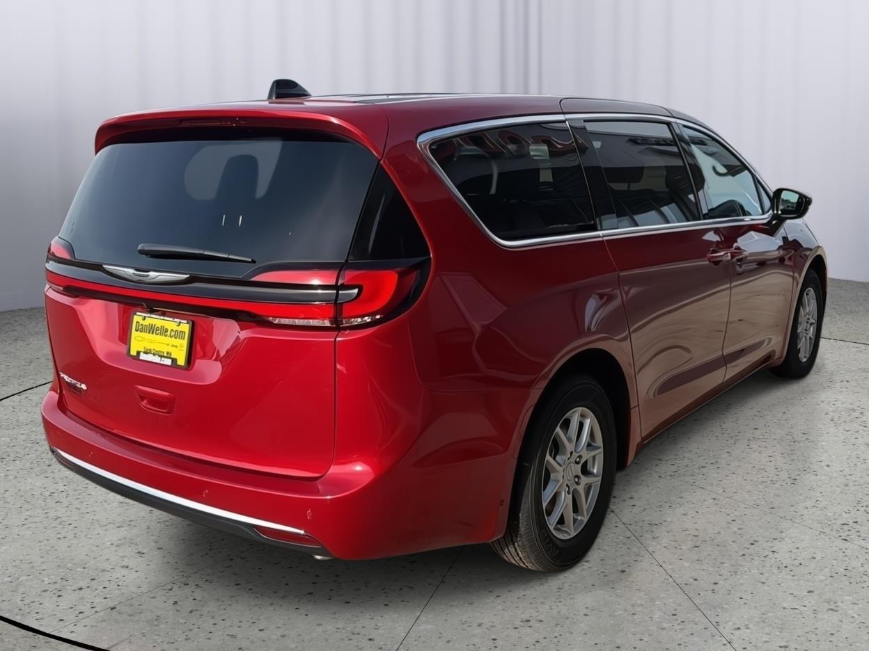 2026 Chrysler Pacifica Select - Photo 6