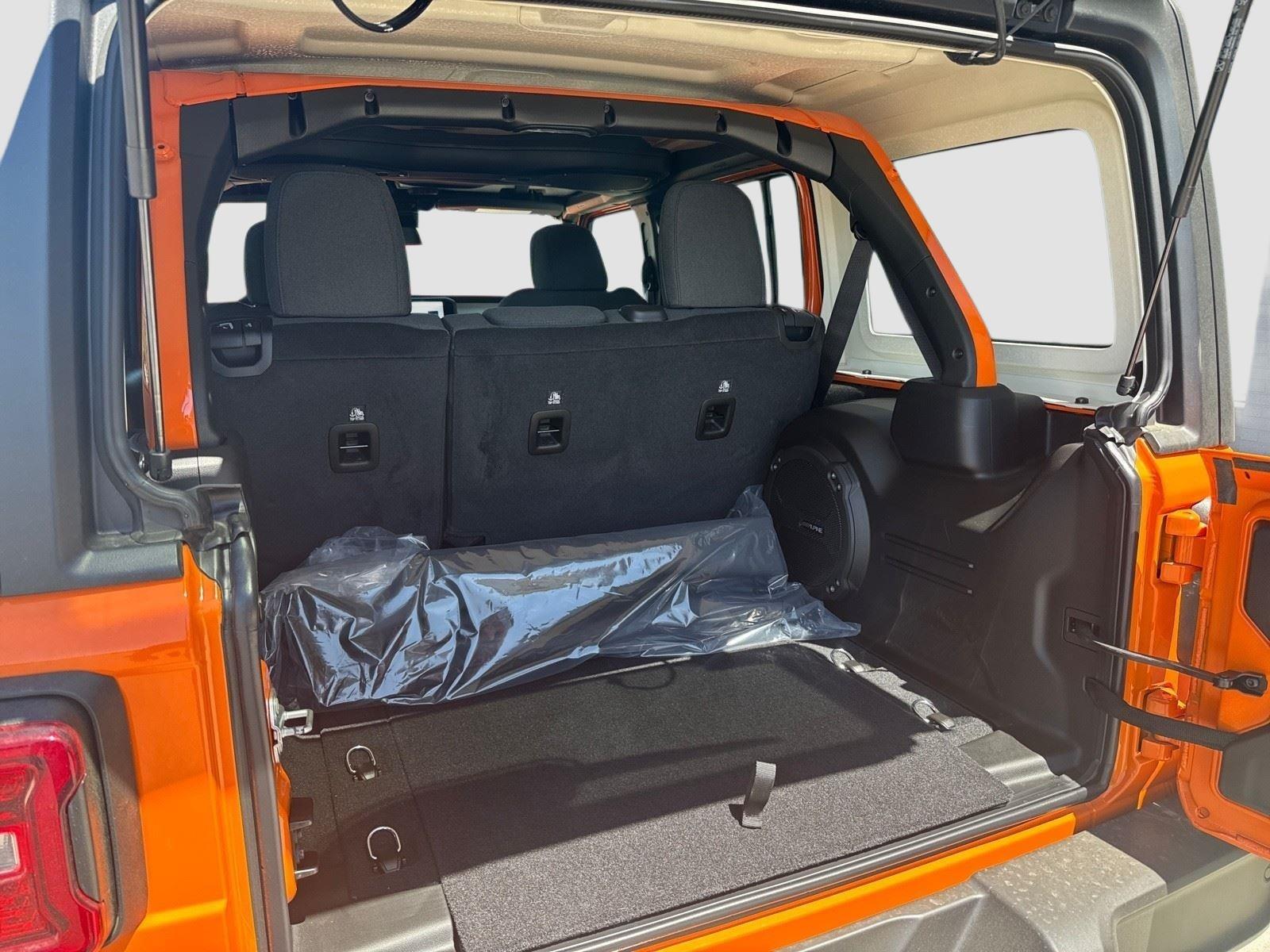2025 Jeep Wrangler 4-Door Willys - Photo 9