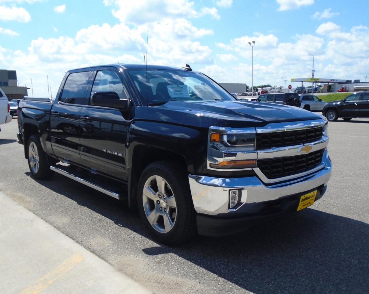2018 Chevrolet Silverado 1500 LT photo 3