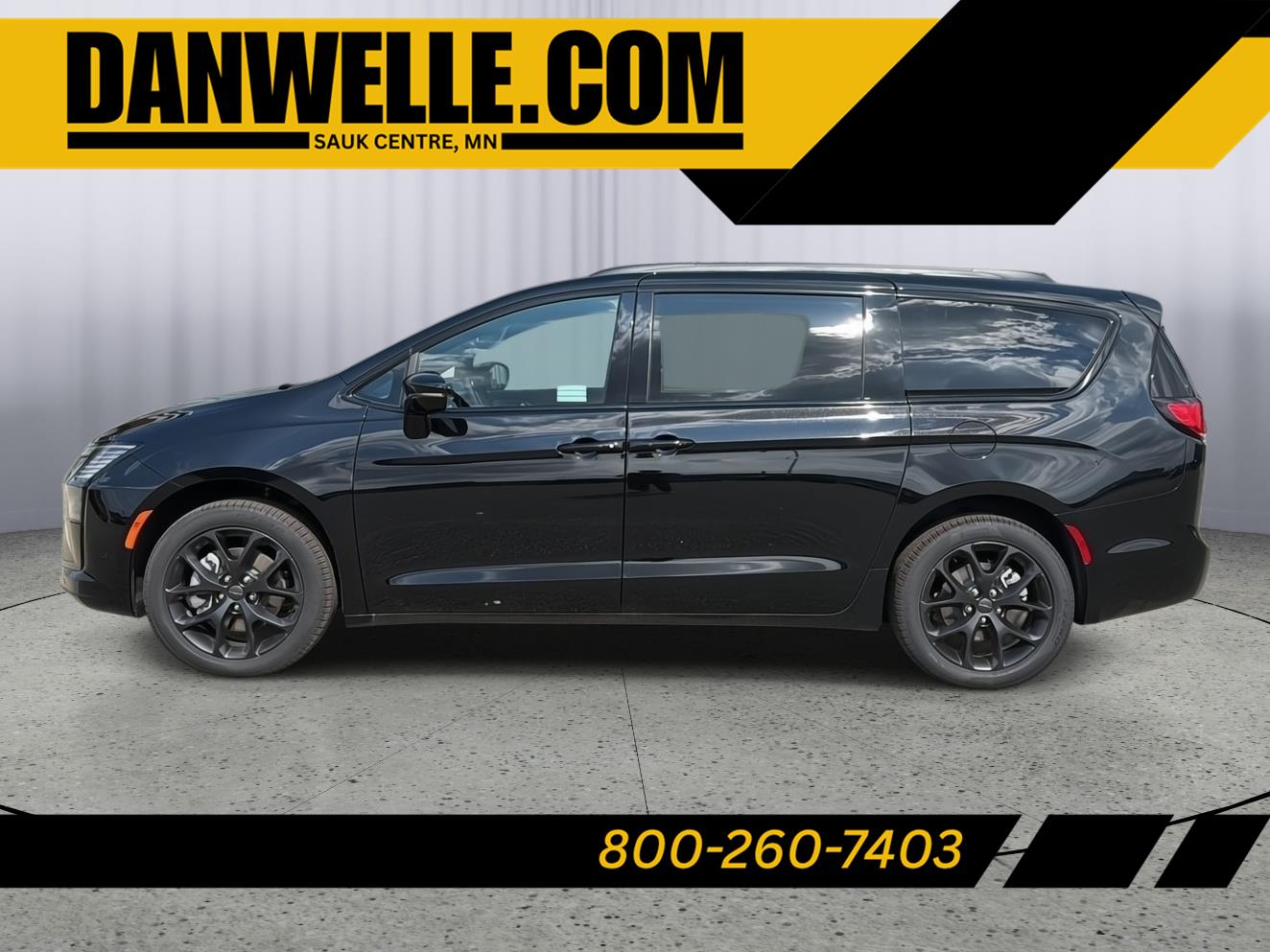2027 Chrysler Pacifica Limited AWD's photo