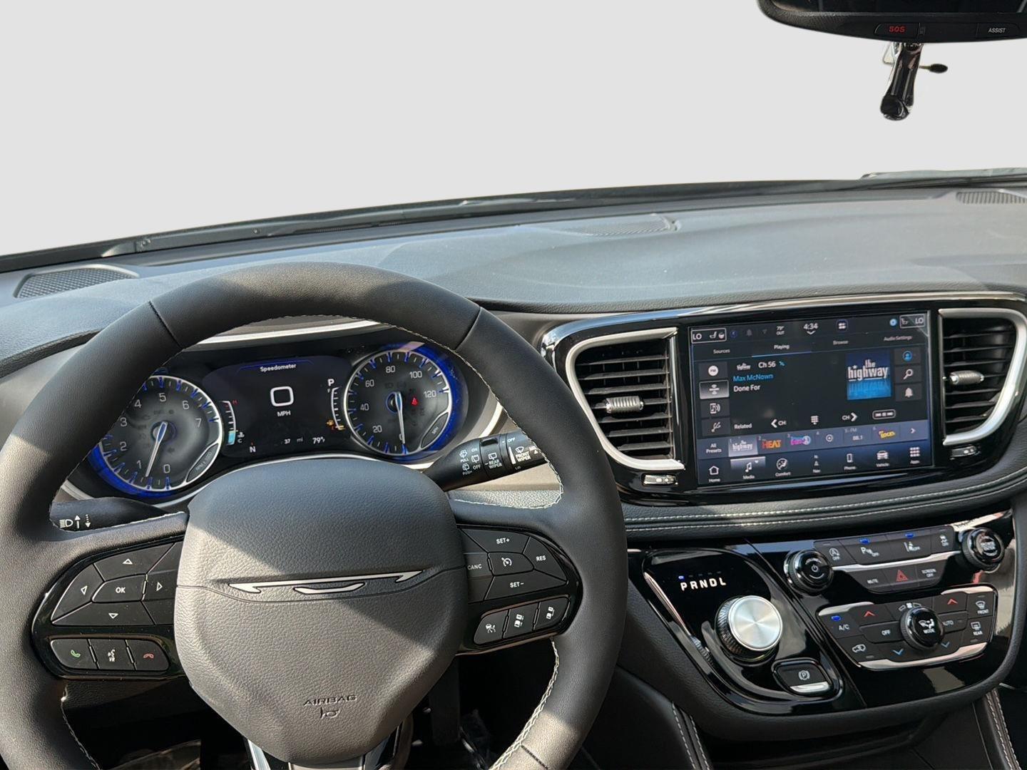 2027 Chrysler Pacifica Limited - Photo 31