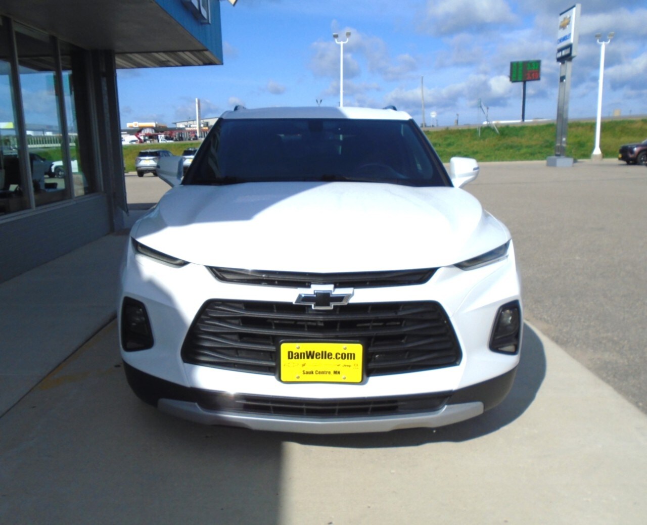 2019 Chevrolet Blazer 2LT photo 2