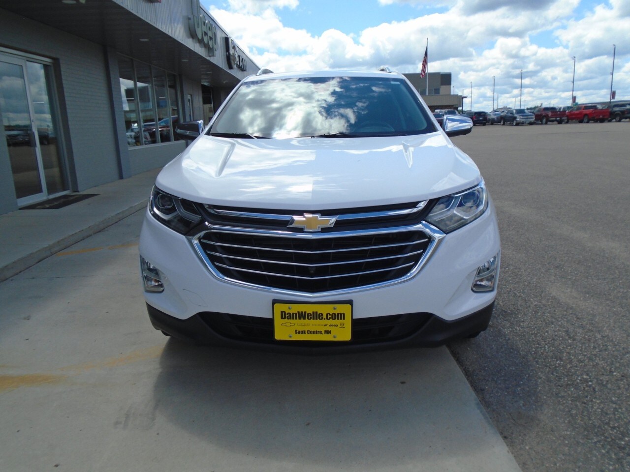 2021 Chevrolet Equinox Premier photo 3