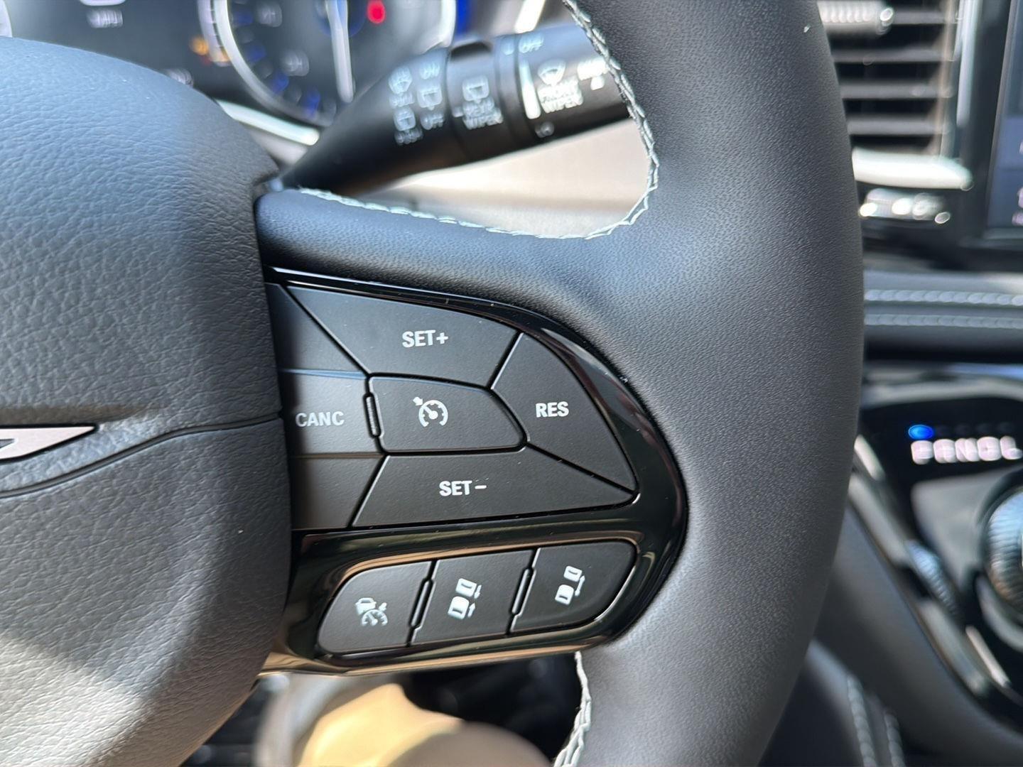 2027 Chrysler Pacifica Limited - Photo 23