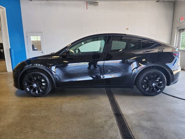 2022 Tesla Model Y's photo