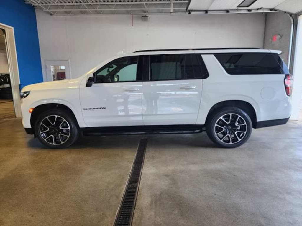 Used 2024 Chevrolet Suburban RST SUV