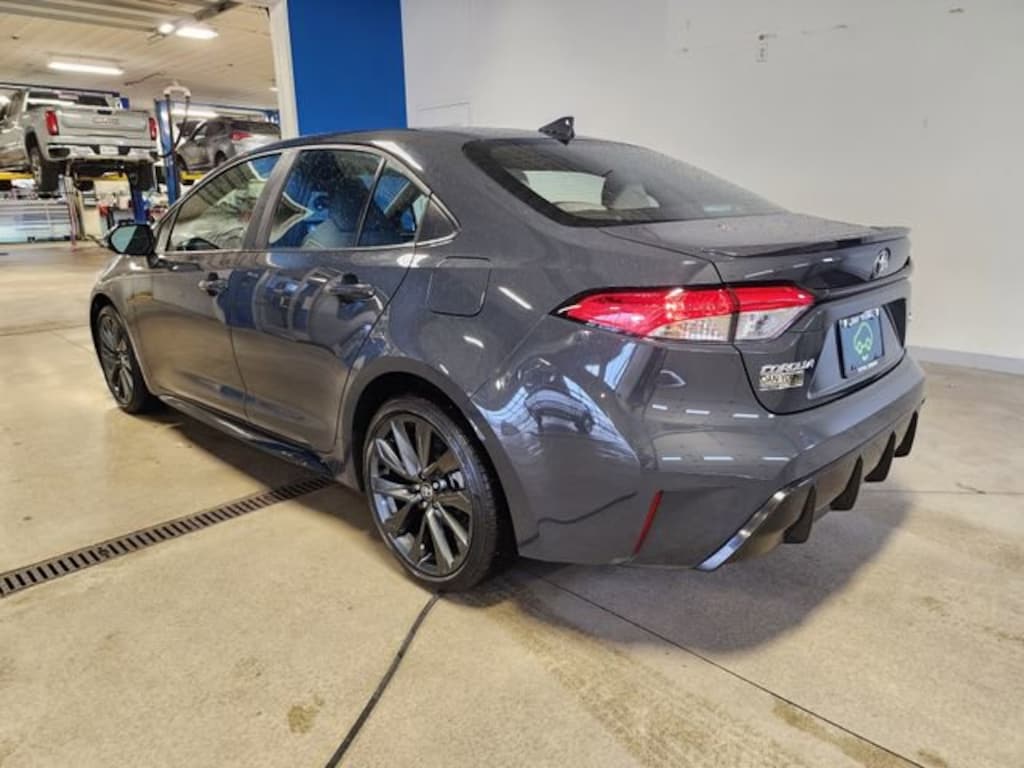 Used 2024 Toyota Corolla SE Sedan