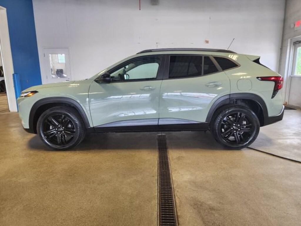 Used 2025 Chevrolet Trax Activ SUV