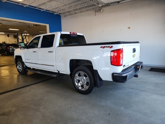 2018 Chevrolet Silverado 1500 LTZ photo 2