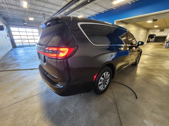 2024 Chrysler Pacifica Hybrid photo 4