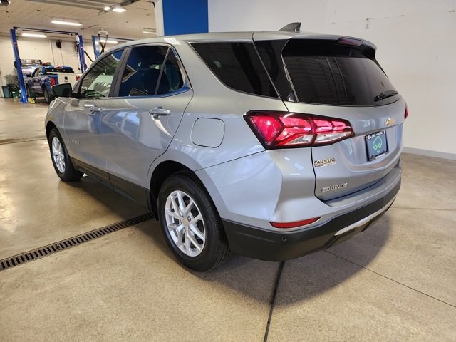 2023 Chevrolet Equinox LT photo 2