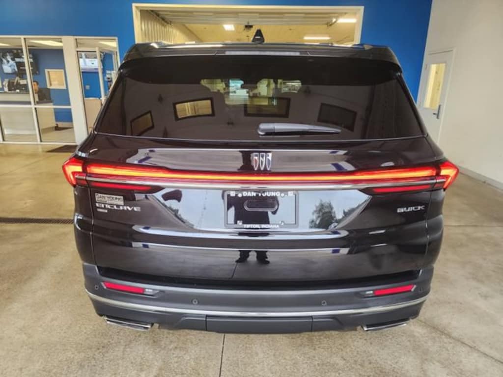Used 2025 Buick Enclave Preferred SUV