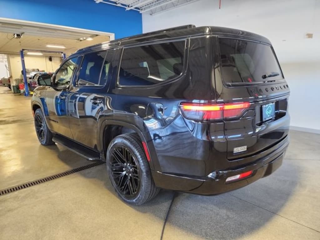 Used 2023 Jeep Wagoneer Series II Carbide 4x4 SUV