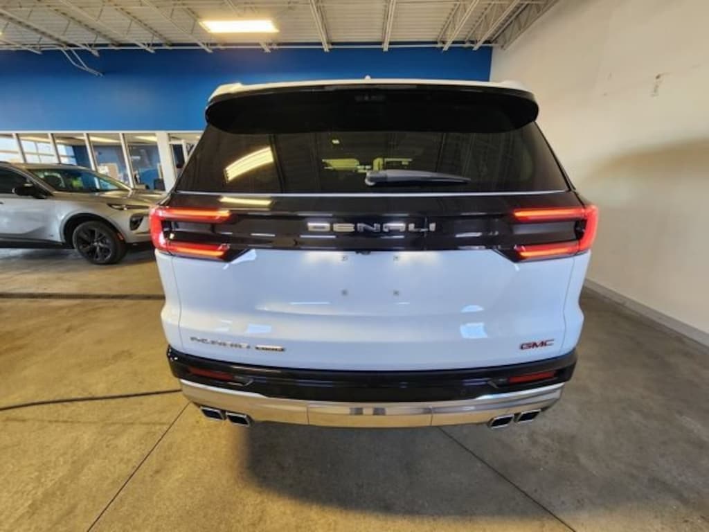 Used 2025 GMC Acadia Denali SUV