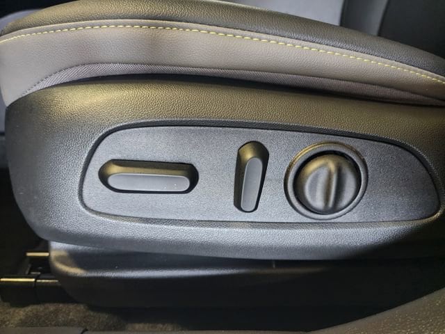 2025 Chevrolet Trax Activ - Photo 11