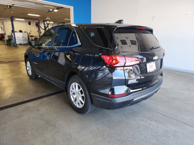 2022 Chevrolet Equinox LT photo 2