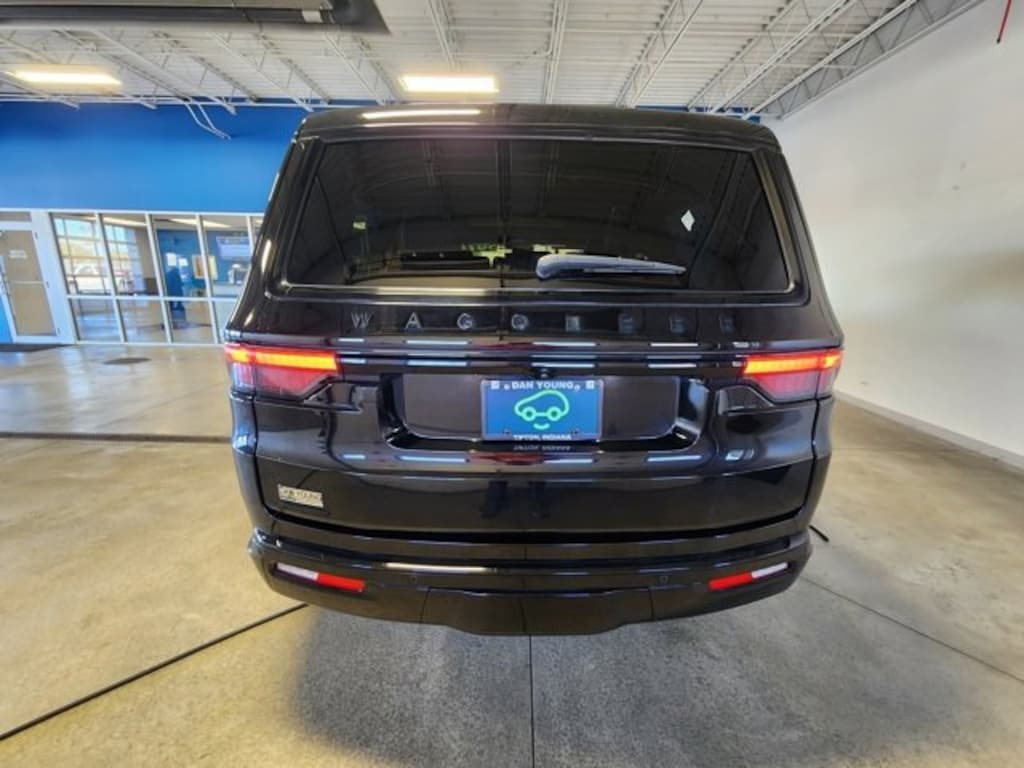 Used 2023 Jeep Wagoneer Series II Carbide 4x4 SUV