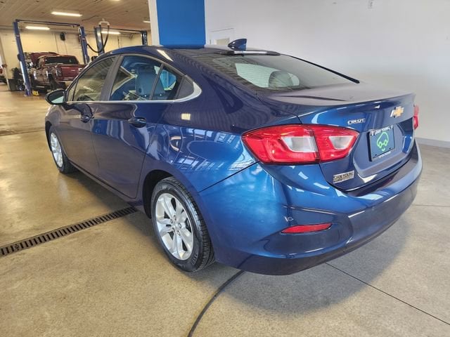 Used 2019 Chevrolet Cruze LT with VIN 1G1BE5SM4K7105201 for sale in Tipton, IN