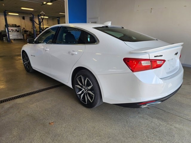 2022 Chevrolet Malibu RS photo 2