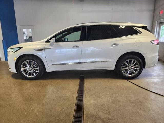 2023 Buick Enclave Avenir's photo