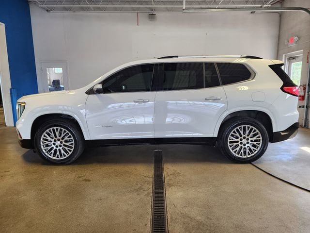 2025 GMC Acadia Denali AWD's photo