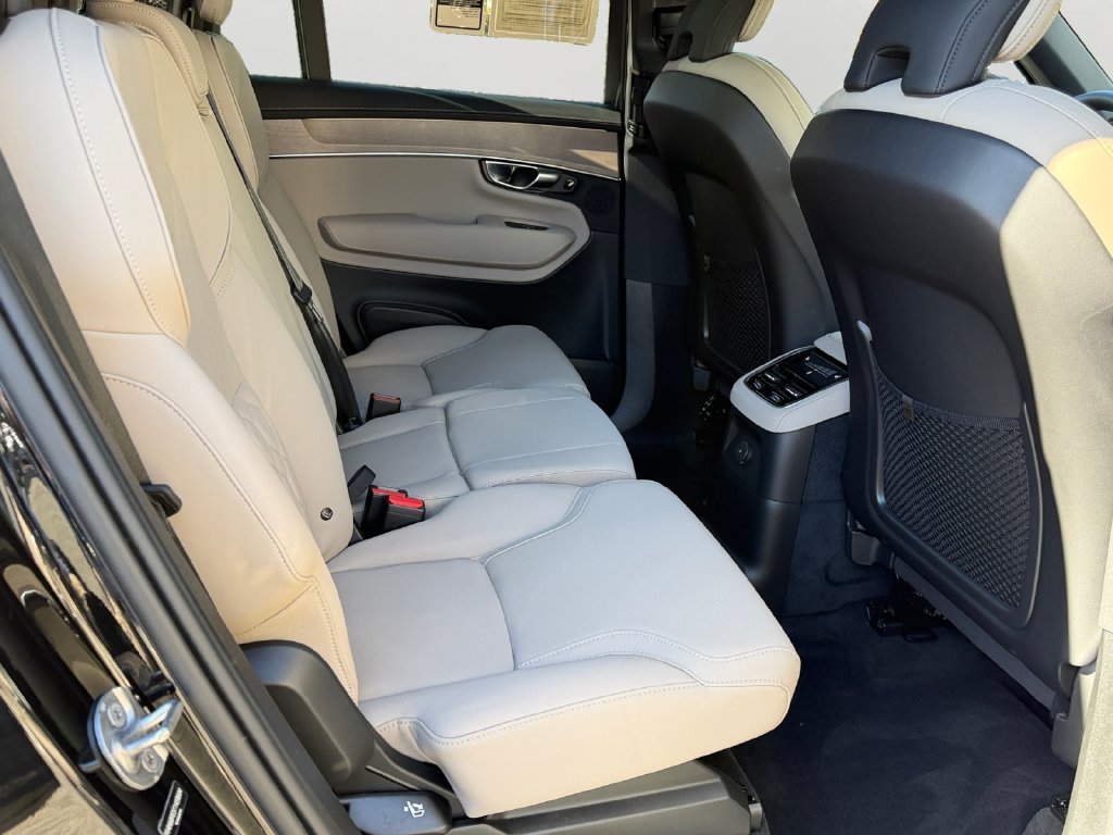 2026 Volvo XC90 Plus - Photo 9