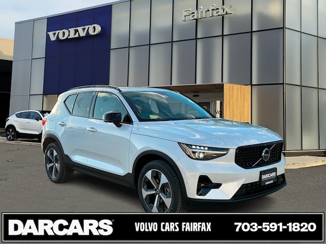 2025 Volvo XC40 B5 Plus Dark Theme AWD SUV