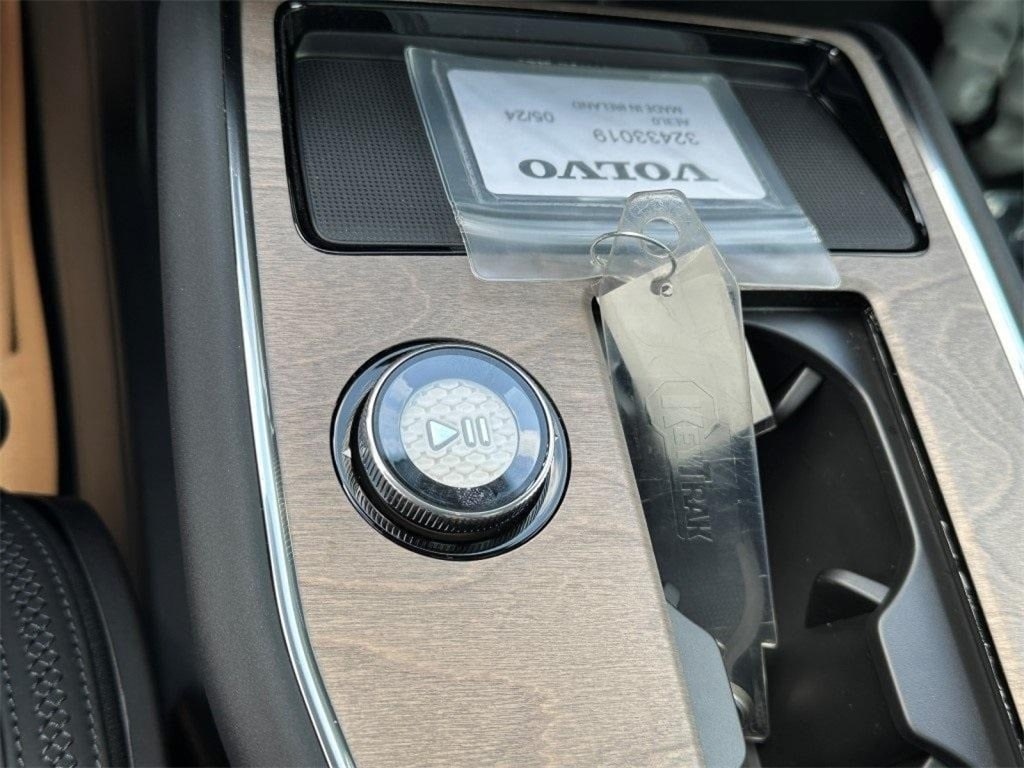 2025 Volvo EX90 Plus - Photo 24