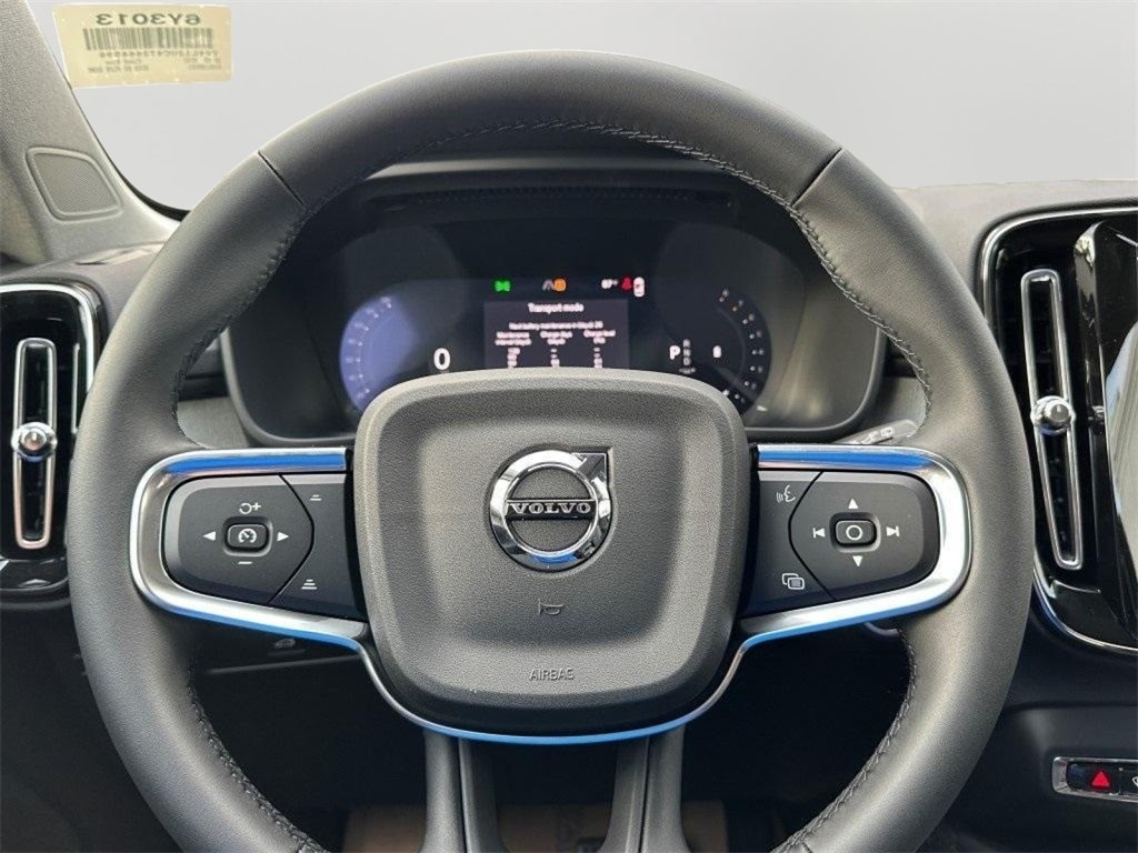 2026 Volvo XC40 Plus - Photo 25