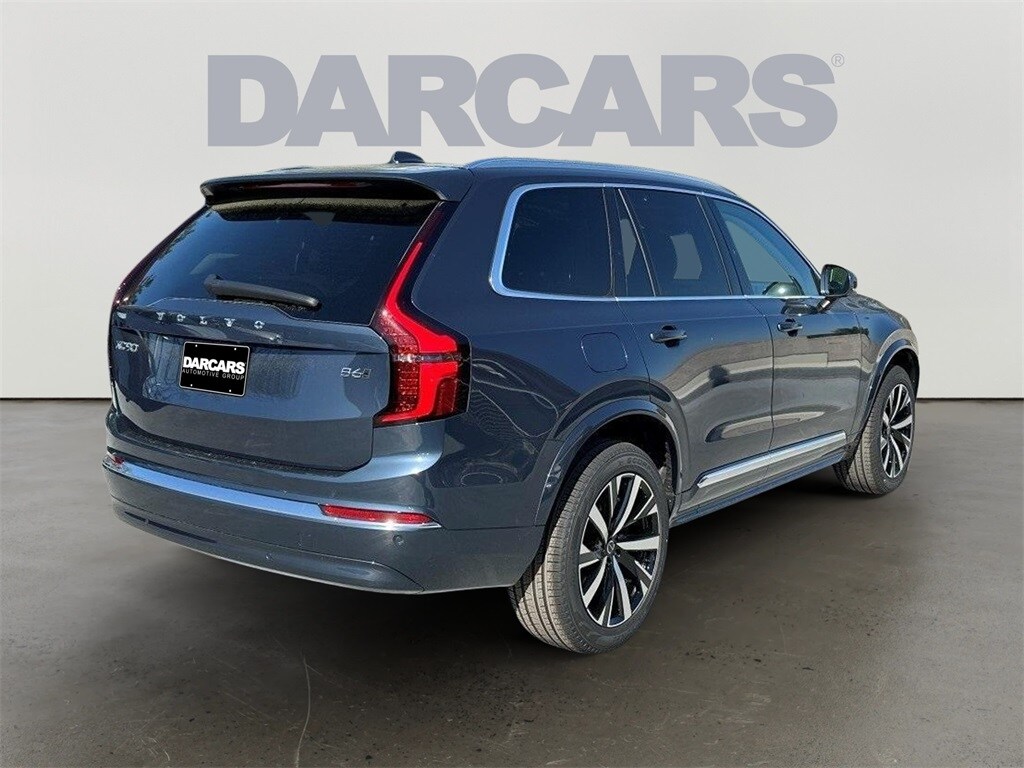 2025 Volvo XC90 Core photo 4