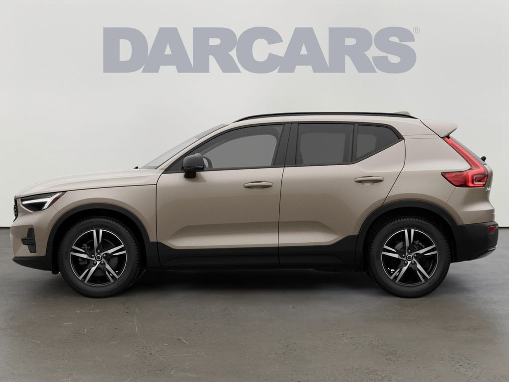 New 2026 Volvo XC40 B5 Core SUV