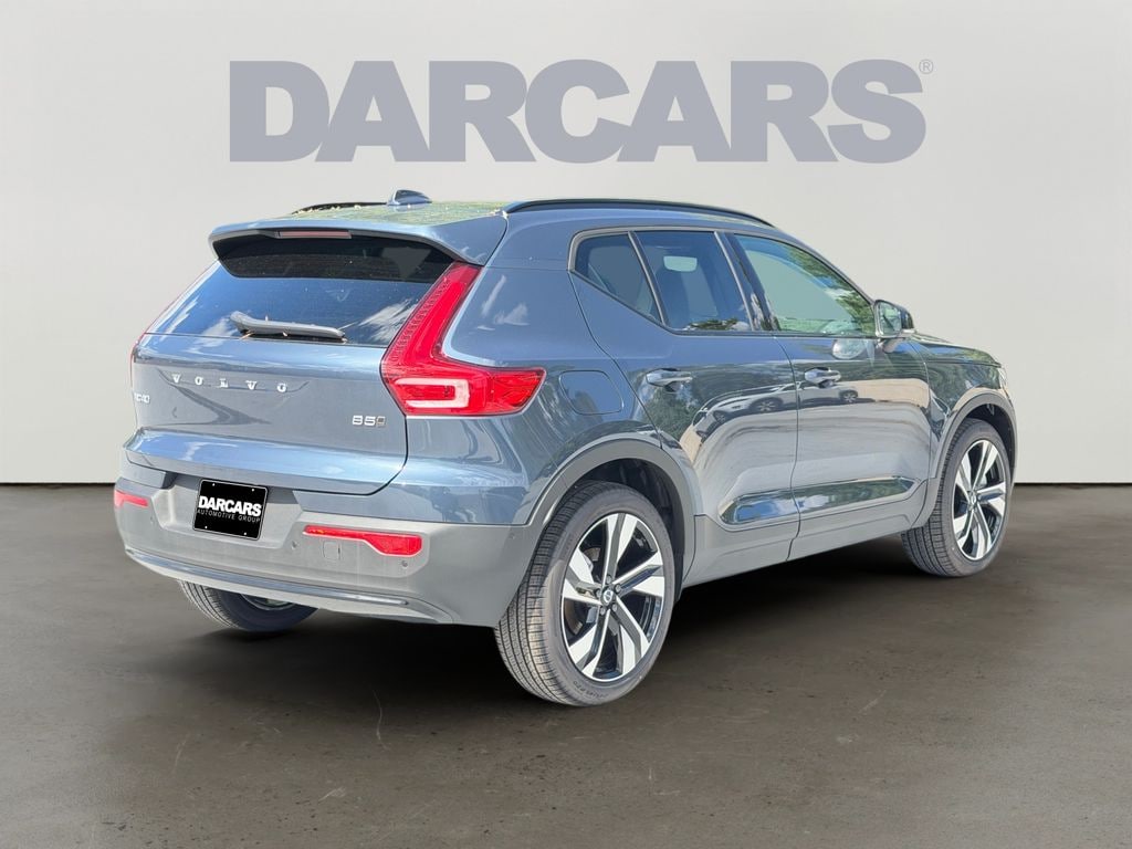 New 2026 Volvo XC40 B5 Ultra SUV