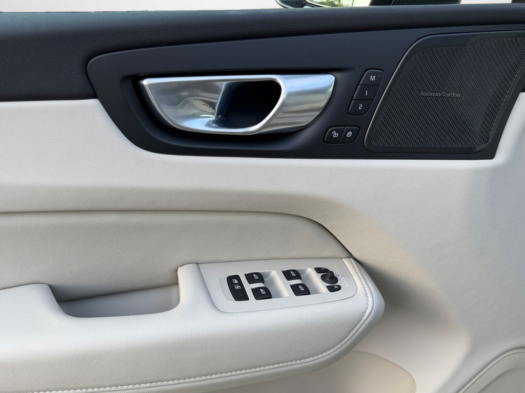 2026 Volvo XC60 Ultra - Photo 15