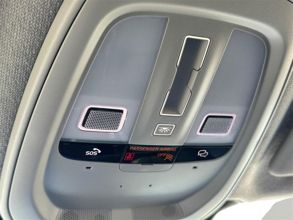 2026 Volvo XC40 Plus - Photo 25