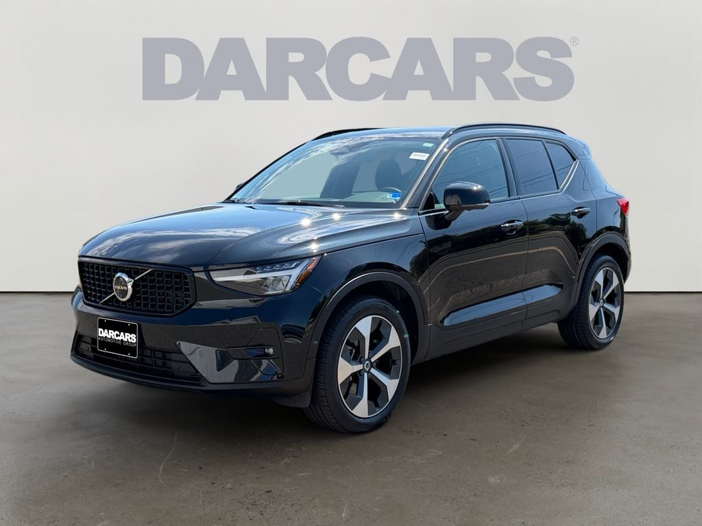 Certified 2025 Volvo XC40 B5 Plus Dark Theme SUV