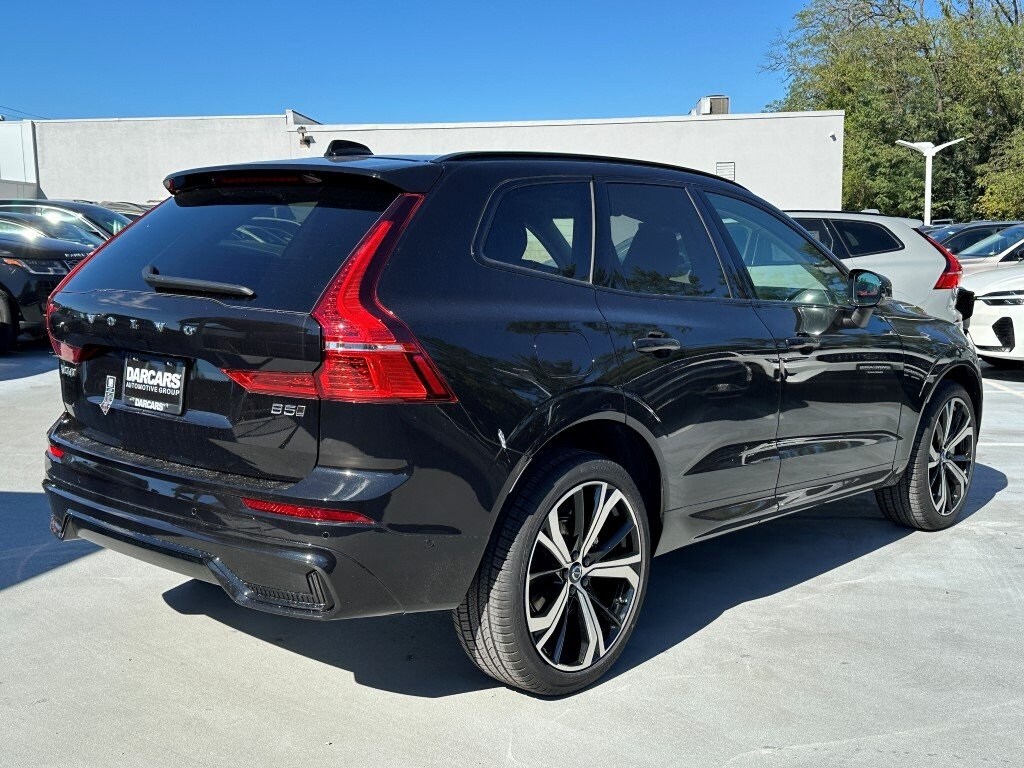2025 Volvo XC60 B5 photo 4