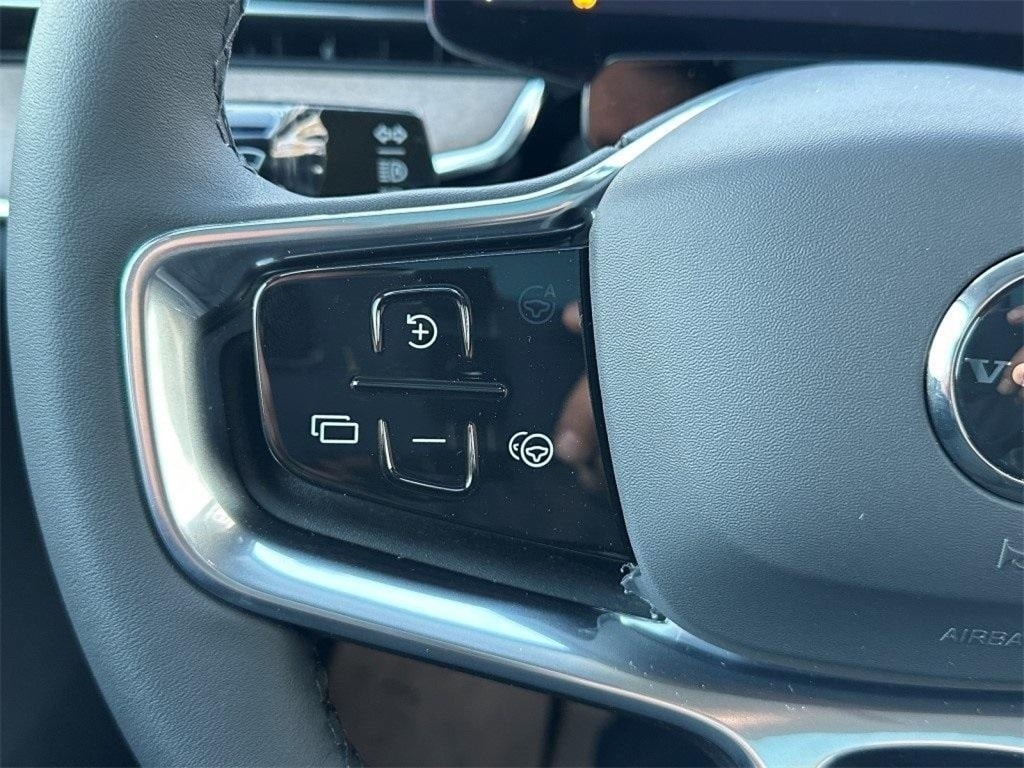 2025 Volvo EX90 Ultra - Photo 24