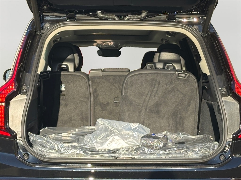 2026 Volvo XC90 Plus - Photo 9